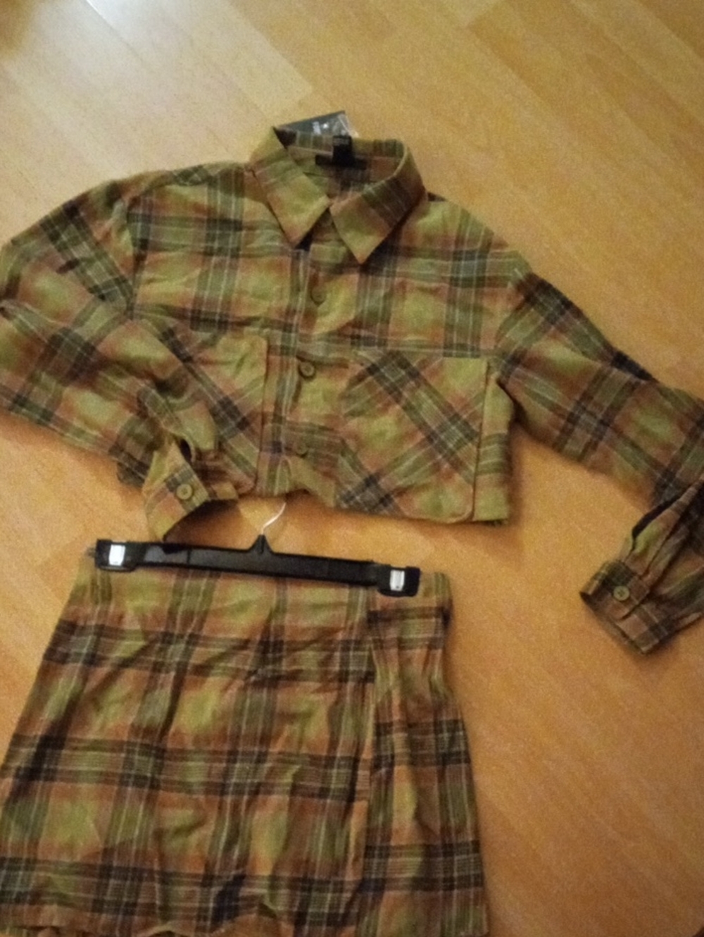 $ 25>>Forever 21 Girls' Plaid Cropped Button-Down Shirt - Green/Brown
